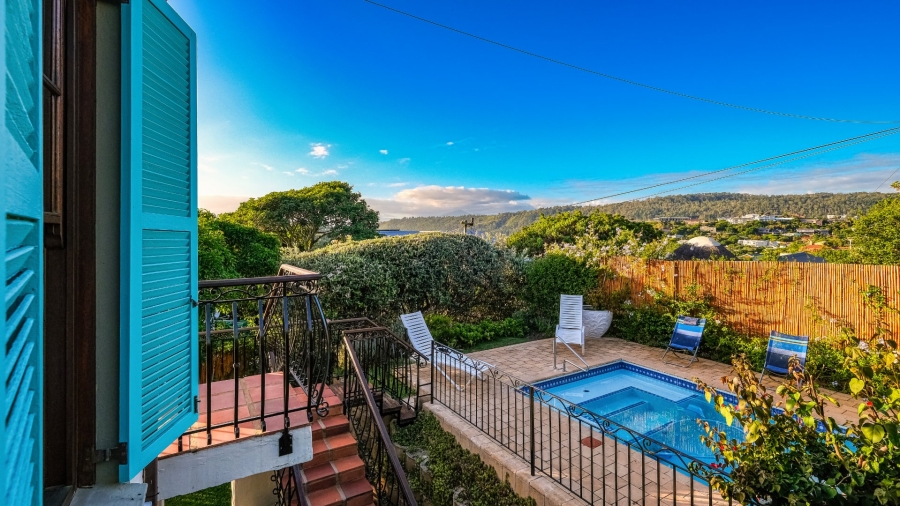 6 Bedroom Property for Sale in Kingfisher Creek Western Cape